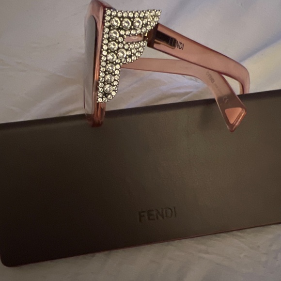 FENDI SUNGLASSES